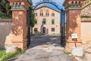 Haus in Mas Alba. Mas�a modernista del 1889