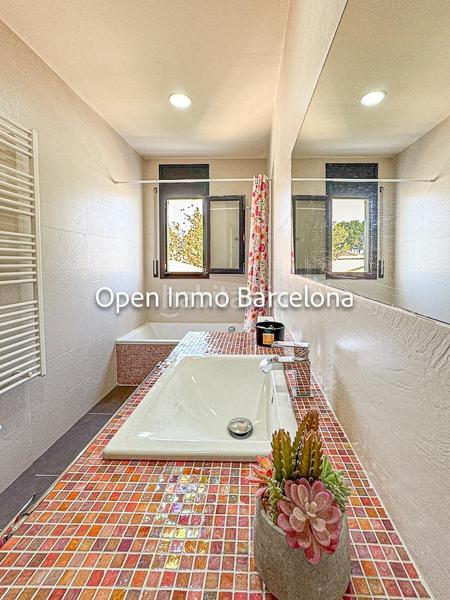 Foto a07e579a-0ea6-4ffd-9291-b7f70eb74a97. Maison avec chauffage piscine dans Canyelles