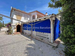 Local commercial à Centre. En venta negocio con vivienda de sant pere de ribes