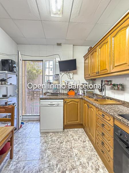 Foto a112e6a8-9e1d-438a-9d8f-a6422f01e948. Piso  en planta baja con terraza en sud sumella en Cubelles