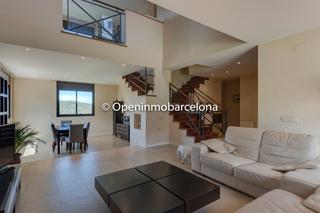 Casa a Olivella. Casa en olivella zona mas mestre