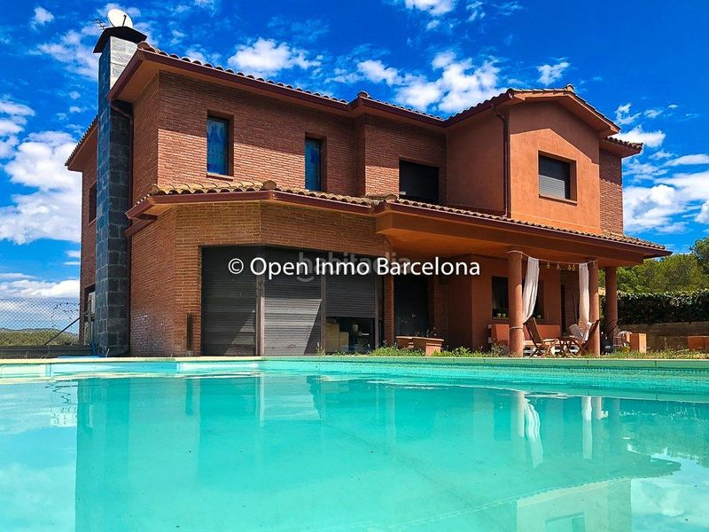 Foto 4696b1c1-f653-4514-a6fb-e52aef7ba563. Casa amb calefacció aparcament piscina a Olivella
