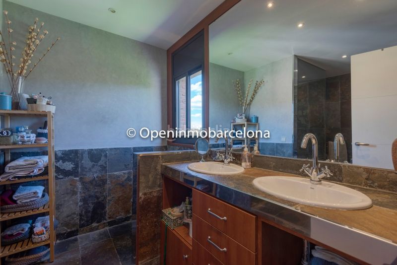 Foto c1b39f56-b8df-4168-9b62-00e88e640935. Casa amb calefacció aparcament piscina a Olivella