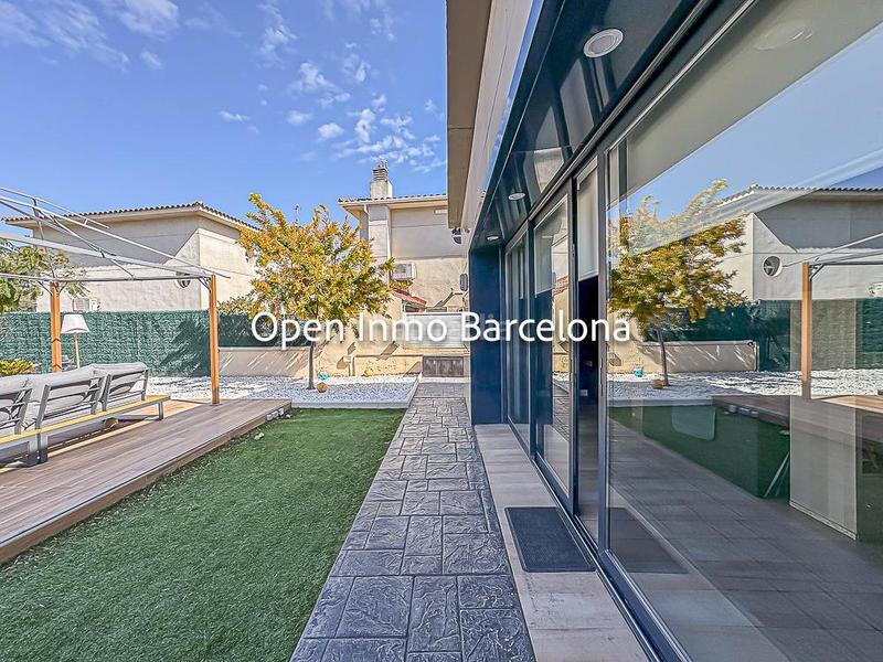 Foto f54ec25c-025b-43bb-a24f-a857266060db. Casa exclusiva villa de gran lujo en Santa Maria-l´Eixample-Sud Sumella Cubelles