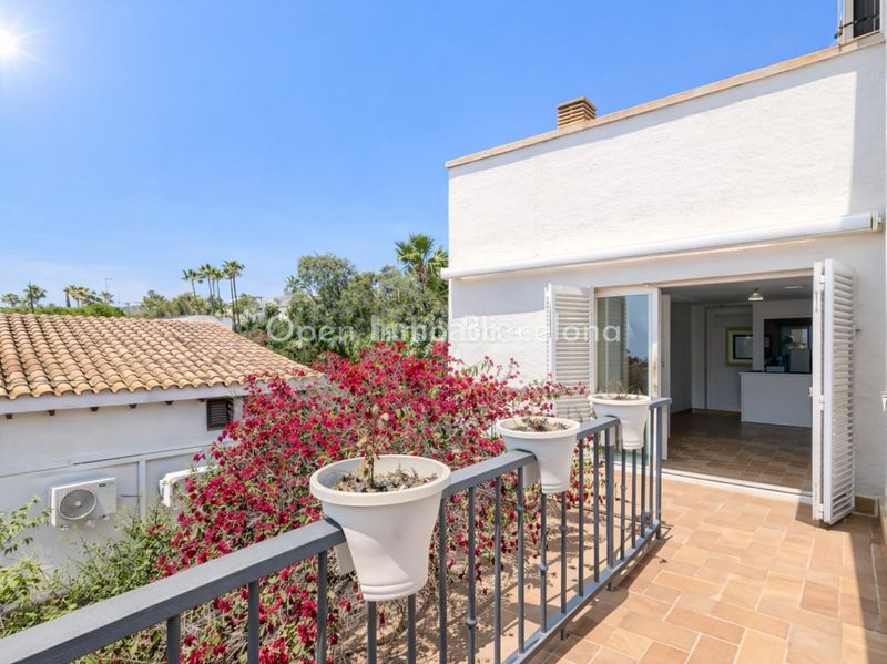 Foto 5951f249-b64d-4493-8993-dc23f3b356c7. Casa con parcheggio piscina in Vallpineda-Santa Bàrbara Sitges