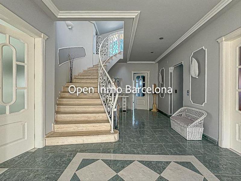 Foto 2a0c3b46-1db0-42fa-b866-3c75930d98f9. Casa villa de lujo con parcela de 3200 metros en Olivella