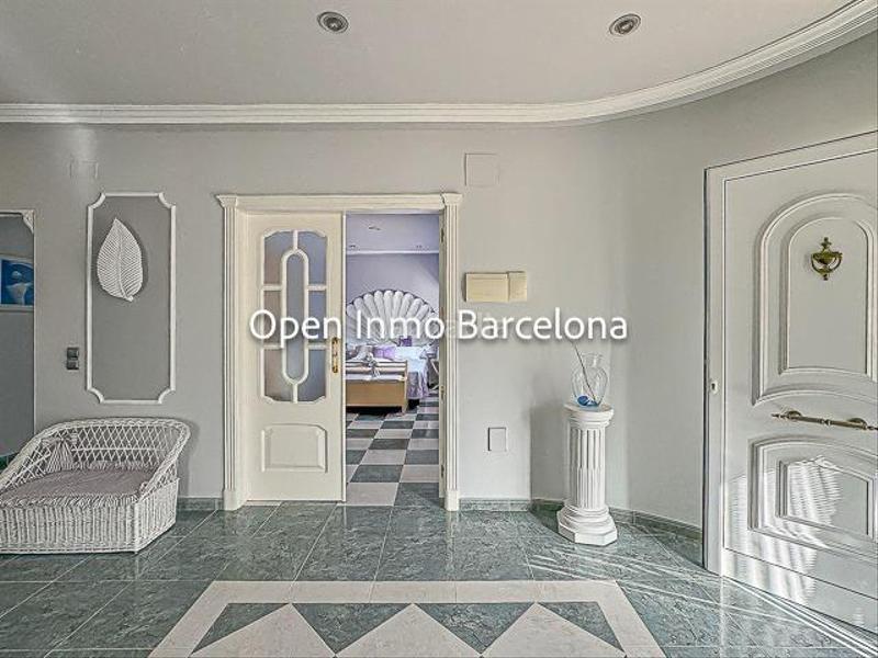 Foto 2e8ef01a-21b8-4fc6-b85c-d7bf46476099. Casa villa de lujo con parcela de 3200 metros en Olivella