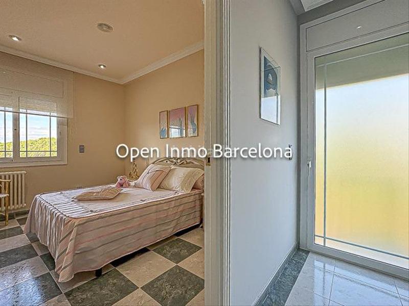 Foto 3ba88da3-448c-421c-8822-7841fd8e88dc. Casa villa de lujo con parcela de 3200 metros en Olivella