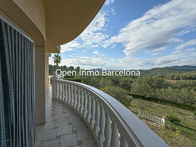 Foto 5d13018e-650b-41d2-b65f-fb9e519e61ea. Casa villa de lujo con parcela de 3200 metros en Olivella