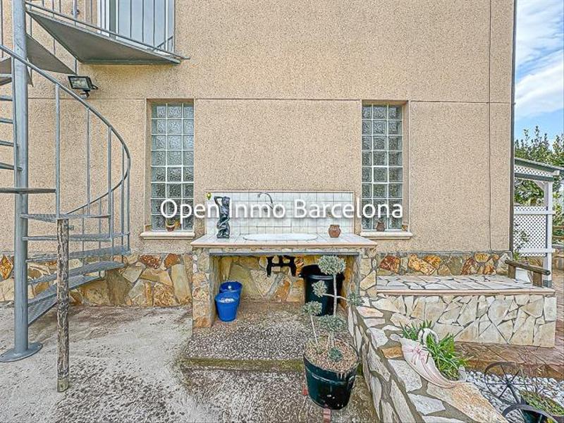 Foto 5f62aad3-6d00-4268-9f97-0016abcc6c4d. Casa villa de lujo con parcela de 3200 metros en Olivella
