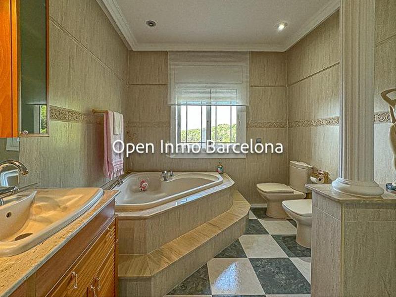 Foto 60bd2dbc-0dae-4d9d-a693-c24aecb96cb9. Casa villa de lujo con parcela de 3200 metros en Olivella
