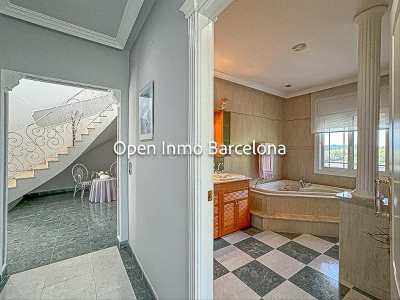 Foto 7f857ada-4db4-44c0-a1e8-d93c16398c44. Casa villa de lujo con parcela de 3200 metros en Olivella