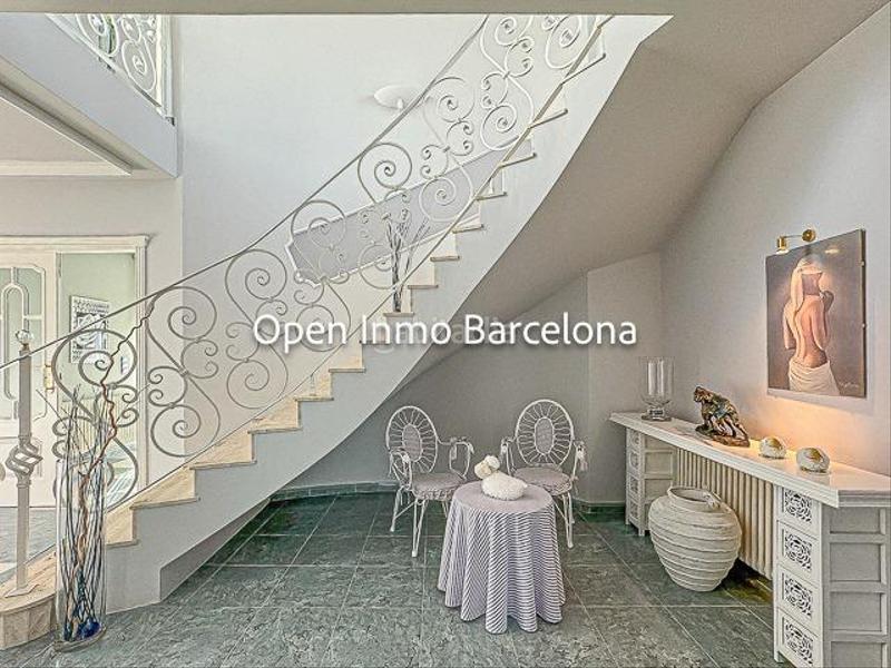 Foto 93457d59-5df9-4673-8e67-eec3fc839660. Casa villa de lujo con parcela de 3200 metros en Olivella