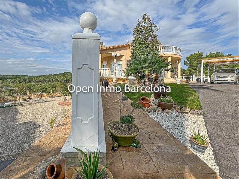 Foto ba2dabc5-25bb-4a4d-bcd9-49a3ae58c207. Casa villa de lujo con parcela de 3200 metros en Olivella