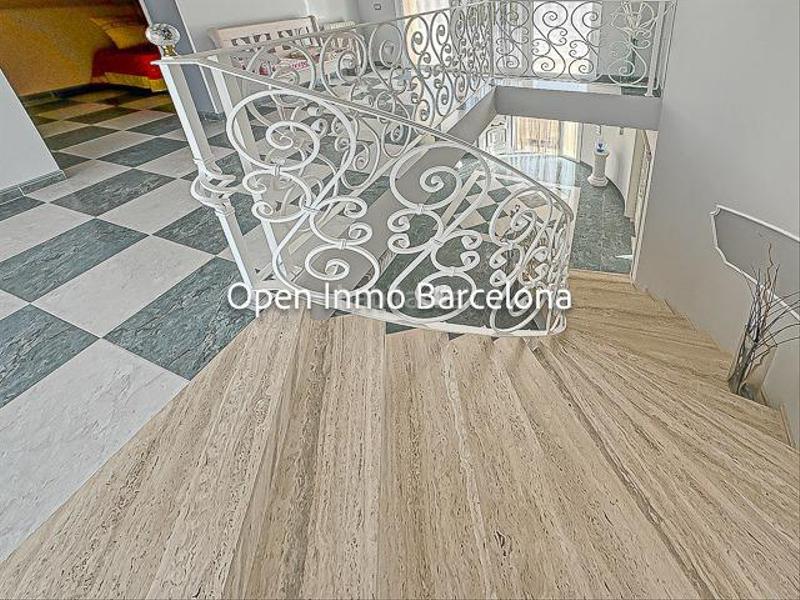 Foto c329cad9-b227-4b59-8d38-4d76896eb5a7. Casa villa de lujo con parcela de 3200 metros en Olivella