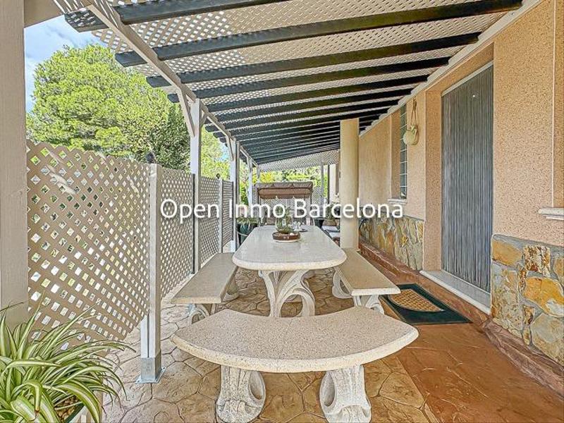 Foto cbec8f33-82f8-4c0a-aa2e-fb4f7b75940f. Casa villa de lujo con parcela de 3200 metros en Olivella