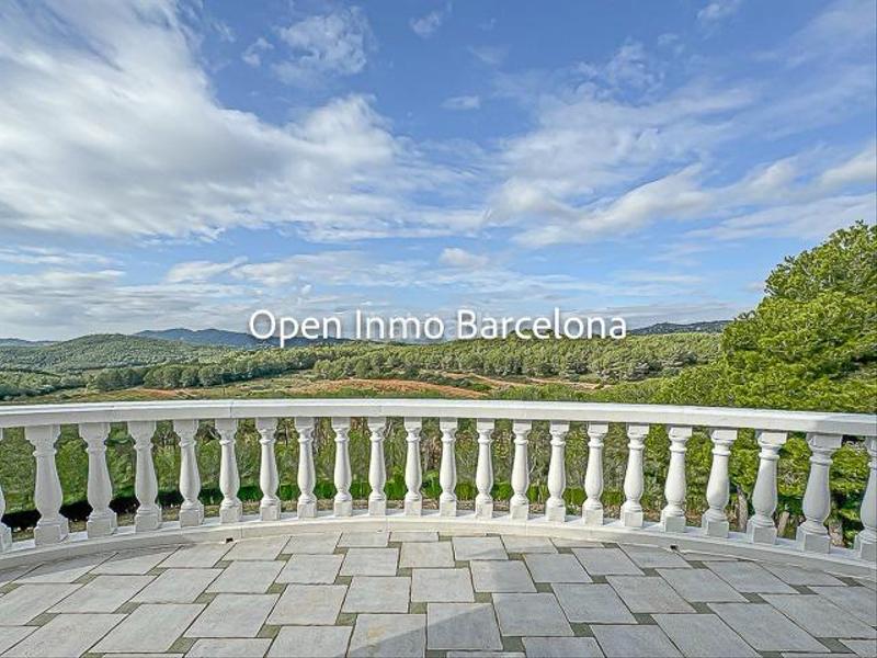 Foto ec8e79c8-4739-4eee-9d3d-44abf2c1a8fc. Casa villa de lujo con parcela de 3200 metros en Olivella