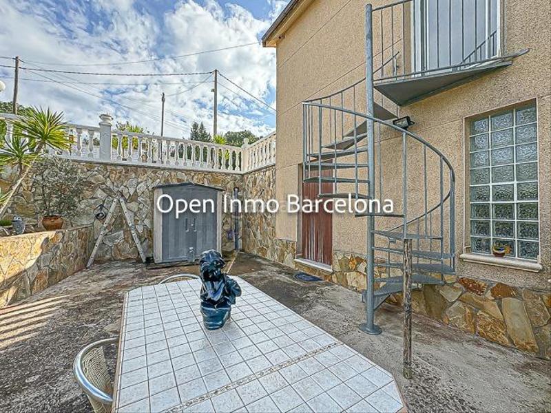 Foto f440ace4-eb0e-4b54-9b7f-eb0bdc75f989. Casa villa de lujo con parcela de 3200 metros en Olivella
