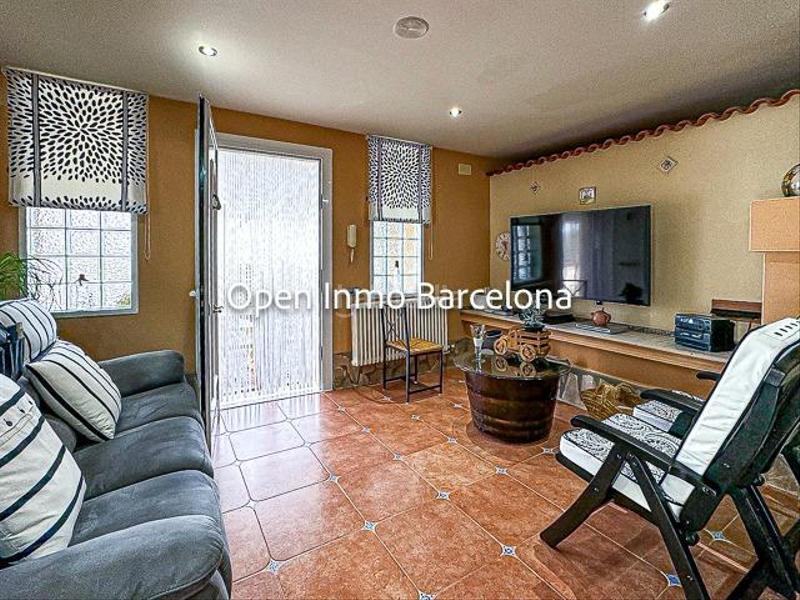Foto f73e2076-235e-4069-b197-1e1c9376ff91. Casa villa de lujo con parcela de 3200 metros en Olivella
