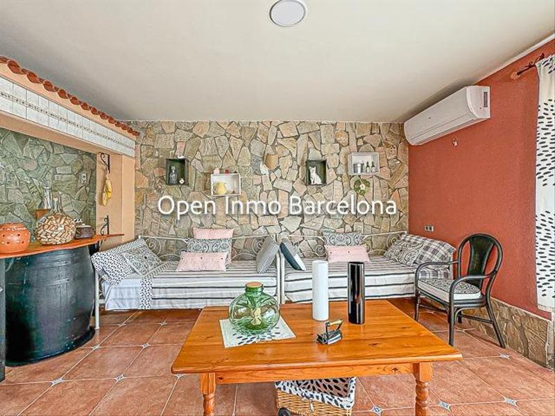 Foto fa55d2a0-17b5-4e53-80c2-d9336eacc3f9. Casa villa de lujo con parcela de 3200 metros en Olivella