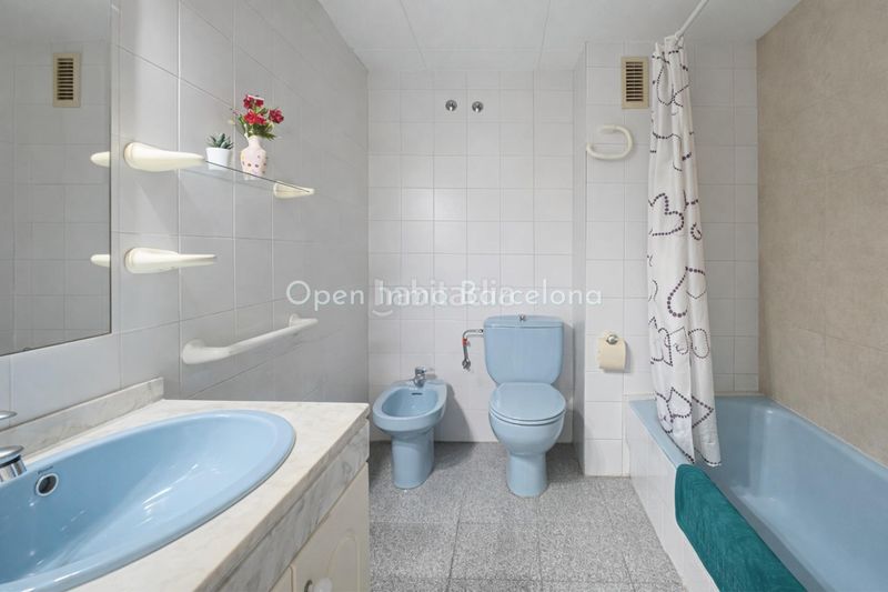 Foto 40faa199-8aec-44c8-b327-b91935d0bfee. Casa amb aparcament a Prat de Vilanova Vilanova i la Geltrú