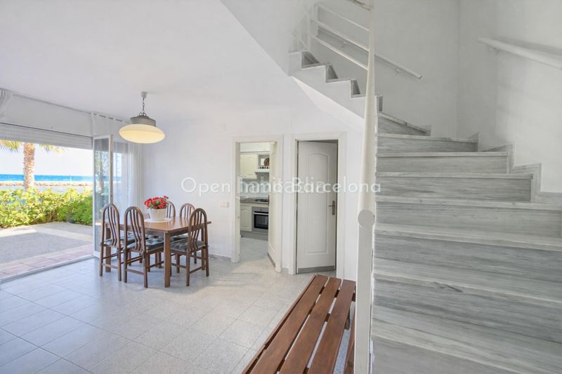 Foto 4e12c690-89ea-4a57-83d9-4a6ff8c784bc. Casa amb aparcament a Prat de Vilanova Vilanova i la Geltrú