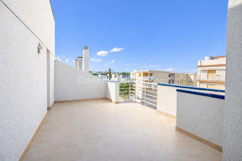 Foto 873bb1bd-3876-4828-a9ab-8ef9923a1e01. Casa amb aparcament a Prat de Vilanova Vilanova i la Geltrú