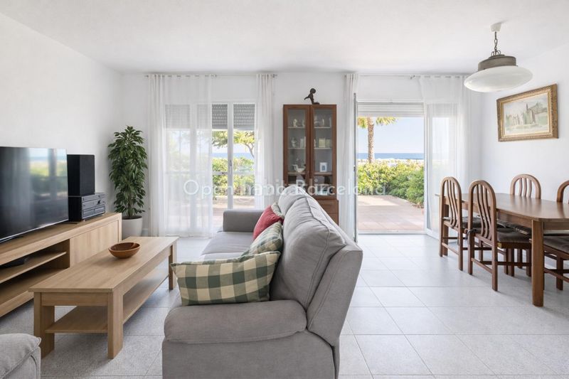 Foto bb24b547-e4ae-4b4e-bda3-21e693a82318. Casa amb aparcament a Prat de Vilanova Vilanova i la Geltrú