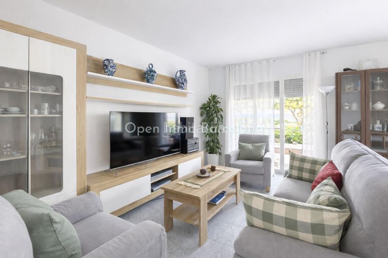 Foto c5cb9465-5cbb-42ea-87d6-84e33ccbe393. Casa amb aparcament a Prat de Vilanova Vilanova i la Geltrú