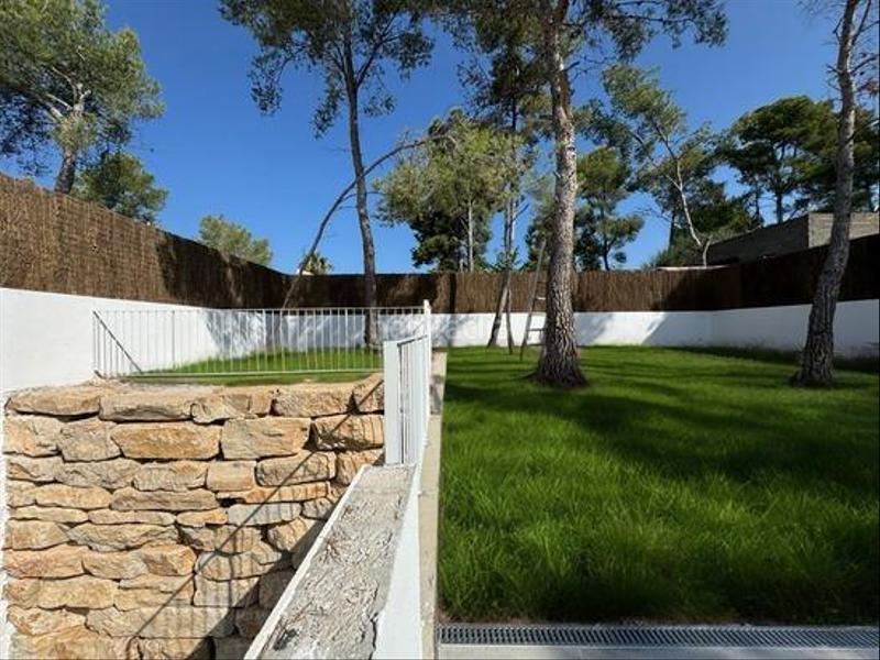 Foto ee771957-1863-475c-9c00-732ffa81cc5b. Casa amb aparcament a Can Girona - Terramar - Vinyet Sitges