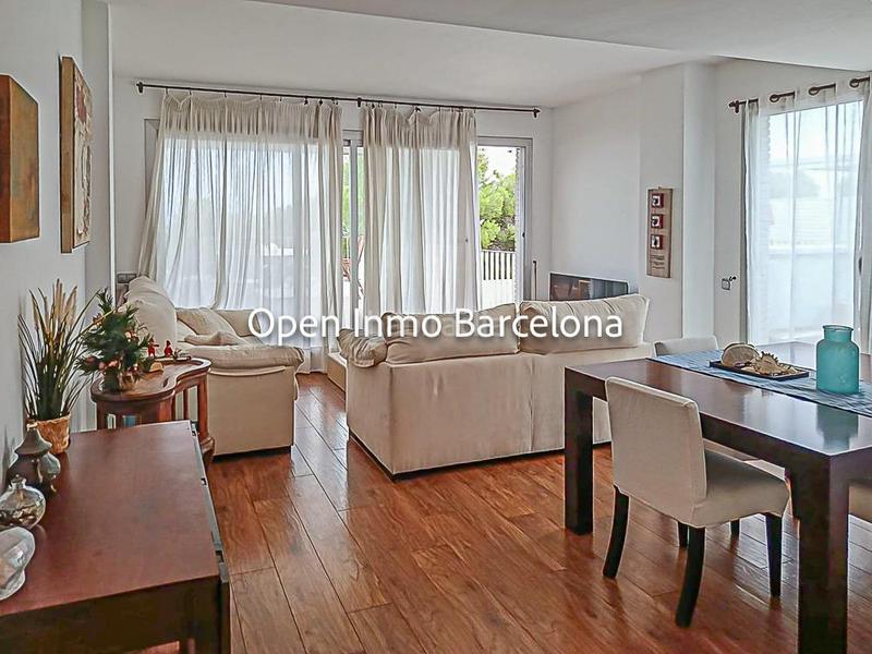 Foto 40512b8e-e705-4c50-be79-28c443077f63. Alquiler dúplex espectacular dúplex en alquiler en urb. casas del mar de sitges. en Sant Pere de Ribes