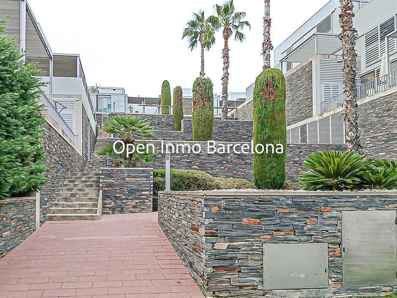 Foto 4c8dba9b-ea7c-49ba-98d7-eb10e02b3025. Alquiler dúplex espectacular dúplex en alquiler en urb. casas del mar de sitges. en Sant Pere de Ribes