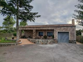 Casa en Avinyonet del Penedès. Casa de una planta 4 vientos con 1350m2 terreno en avinyonet del