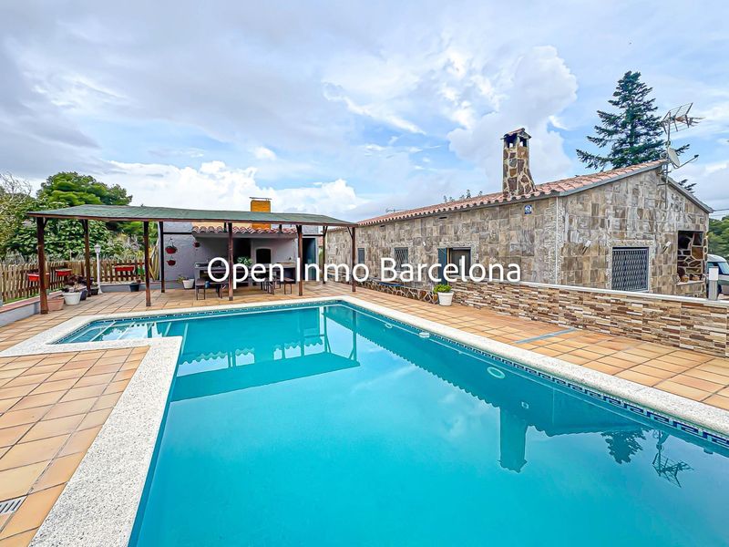Foto 80b83a85-9011-4fa8-b9af-b6e86ac03df9. Casa amb aparcament piscina a Avinyonet del Penedès