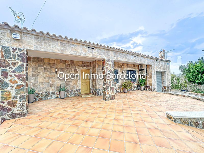 Foto 8d0e876e-ba3b-48ab-9123-111f92fd649f. Casa amb aparcament piscina a Avinyonet del Penedès