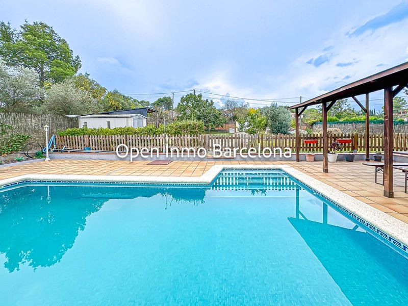 Foto a48d6b4c-be24-4ca3-8a59-97f94946d6d6. Casa amb aparcament piscina a Avinyonet del Penedès