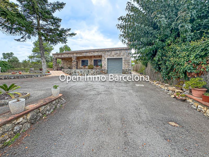Foto aa345920-e543-418a-aeb4-16e514682beb. Casa amb aparcament piscina a Avinyonet del Penedès