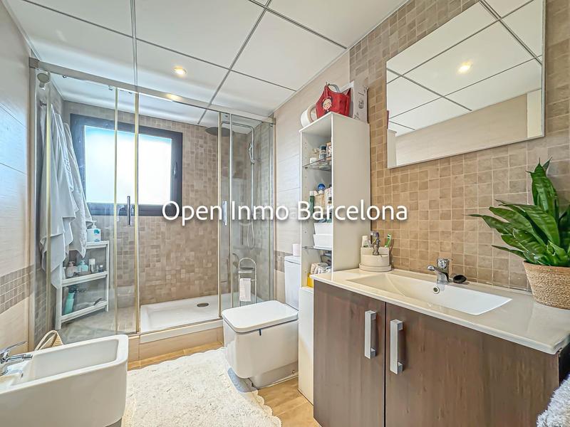 Foto 84a9e5df-ff29-4cd6-80f7-ee17886a2145. Maison jumelée avec chauffage parking piscine dans Centre Sant Pere de Ribes