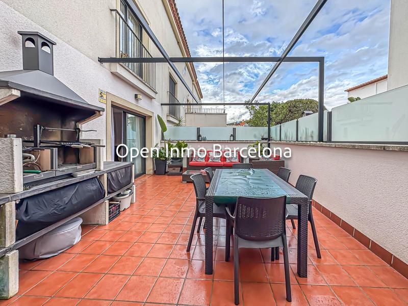 Foto 89394454-6f60-49fe-8cd2-081f4bb8eb07. Maison jumelée avec chauffage parking piscine dans Centre Sant Pere de Ribes