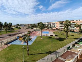 Pis a Les Salines-Pla de Sant Pere. Piso con vistas al mar en primera línea de playa en las salinas