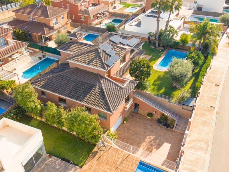 Foto b4672816-9bca-4c20-99f4-b5de522cf37b. Casa con riscaldamento parcheggio piscina in Bonavista Vendrell (El)