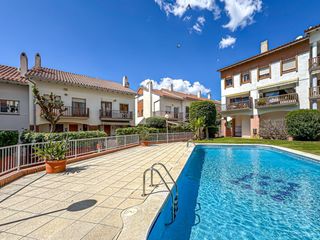 Location Maison jumelée à Centre. Estupenda casa con piscina comunitaria