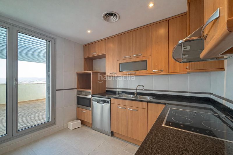 Foto 15b75e45-4c4c-4727-ab03-6699e00cbab2. Piso atico duplex , urbanización casas del mar en Sant Pere de Ribes