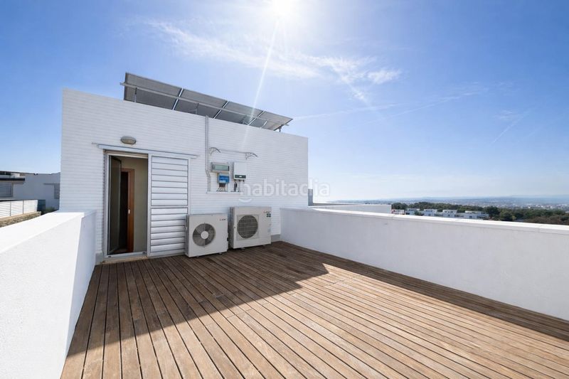 Foto 5d03663a-d37f-499d-9546-64a351b9ddab. Piso atico duplex , urbanización casas del mar en Sant Pere de Ribes