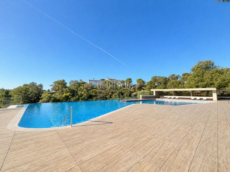 Foto ba854c95-4b93-46e4-b8ff-9dc38553efa7. Piso atico duplex , urbanización casas del mar en Sant Pere de Ribes