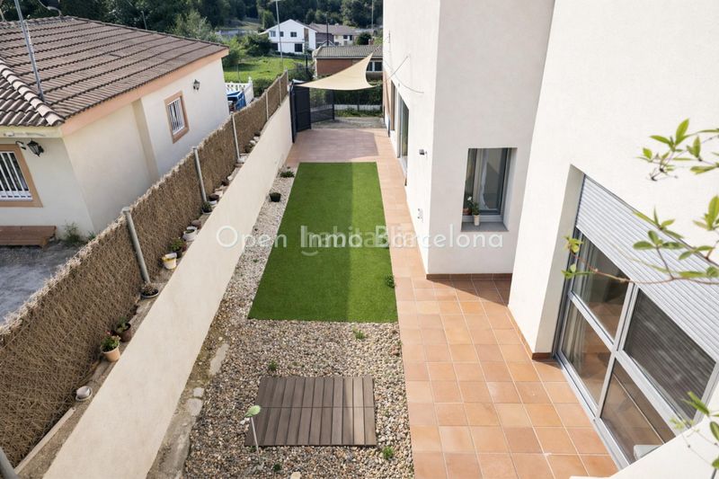 Foto f365263b-7313-4008-8b7a-ef31d67cd511. Casa amb calefacció aparcament a Canyelles