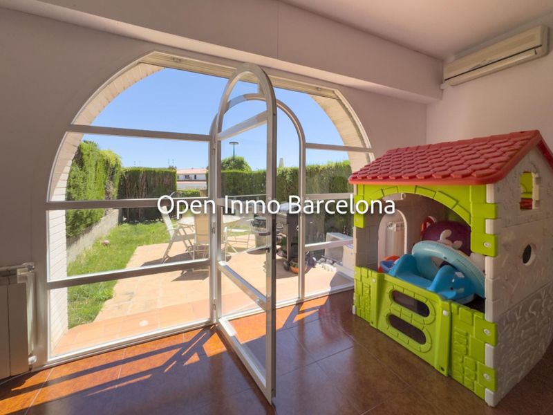 Foto 4e7f9cf2-4f5b-41b7-bd80-e306bf19dbd1. Casa amb aparcament a Centre Sant Pere de Ribes