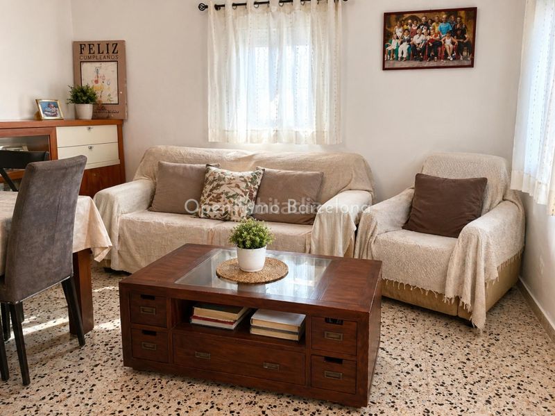 Foto 4d05de01-e218-4636-a5fe-b1144d64e66a. Masia a Nord Vilanova i la Geltrú