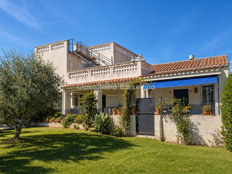 Foto dfa8f394-f736-44e8-9ab9-3261067482fb. Masia a Nord Vilanova i la Geltrú