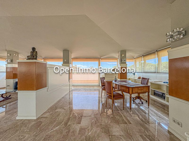 Foto 045a7819-b54b-4e3c-bf5b-0dd28cc1e81a. Casa amb calefacció aparcament piscina a Lluminetes Castelldefels